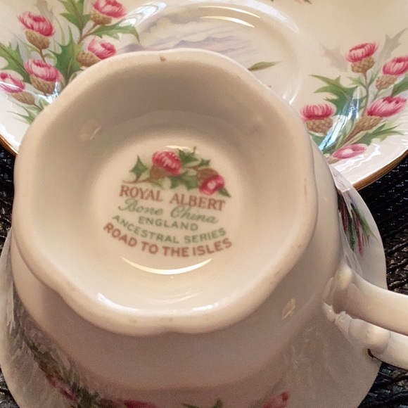 Vintage Royal Albert English Bone China Cup and saucer. - Picture 2 of 3